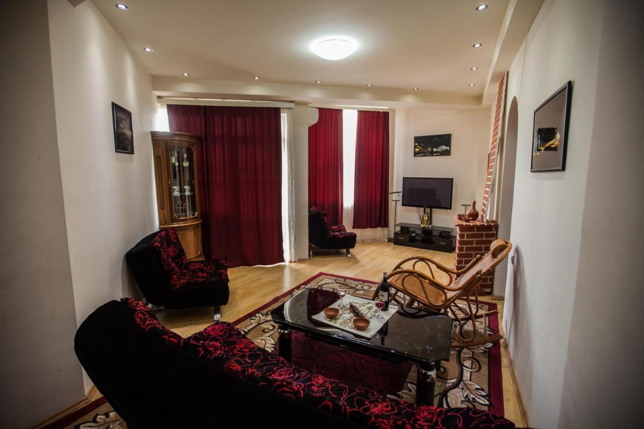 Sunny apartments. Tbilisi. 300 Aragveli Bagian luar foto