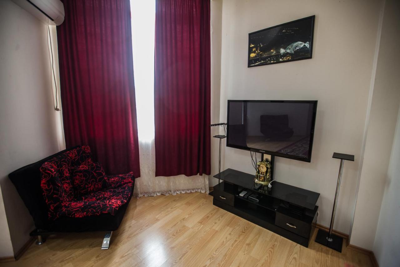 Sunny apartments. Tbilisi. 300 Aragveli Bagian luar foto